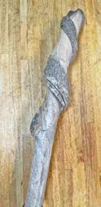 GEDREHTE HISTORISCHE ALTE WUCHS TIEFE WALDFURINTURE - Bild 1 von 2