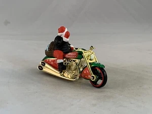 1999 Hot Wheels Holiday Car Scorchin Scooter Happy Holidays Green and Red MC3s - Picture 1 of 5