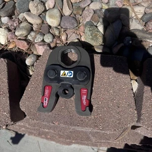 M18 Milwaukee 1 1/2" CTS-V for Copper Pipe M18 - Picture 1 of 2
