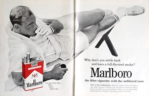 Anuncio impreso Marlboro Cigarettes 1962 2 pg jugador de balonmano en reposo con tatuaje de mano - Imagen 1 de 1