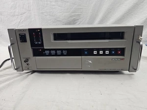 SONY UVW-1800 BETACAM SP VIDEOCASSETTE RECORDER - Picture 1 of 8