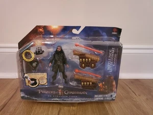 Nuovo con scatola 2011 Pirati dei Caraibi su Stranger Tides Barbanera Battle Pack - Foto 1 di 7