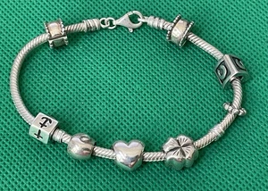 8" Pandora 5 Charms Herz Wirbel Kleeblatt Anker "C" & 2 Clips SS .925 Armband - Bild 1 von 13