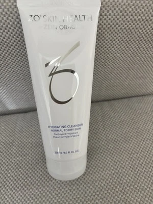 Limpiador hidratante ZO Skin Health piel normal a seca - 6,7 fl. oz/200 ml Exp 2027 Foto 1 de 2