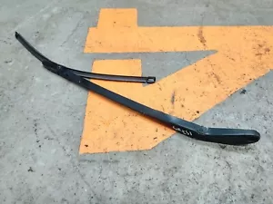 2005 AUDI A8 D3 4E 3.0 TDI LEFT FRONT WIPER ARM - Picture 1 of 3