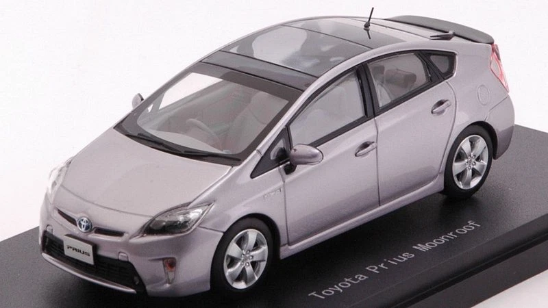Toyota Prius Moonroof Light Purple Mica Metallic 1:43 EBBRO 45150 - Immagine 1 di 1
