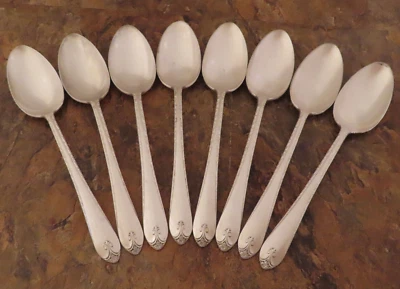 IS Exquisito Juego de 8 Cucharas de Sopa Ovaladas Wm Rogers Vtg Silverplate Cubiertos Lote D Foto 1 de 4