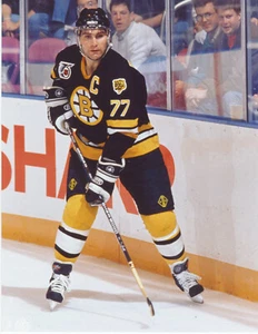 Foto a color de Ray Bourque 8x10 Boston Bruins Salón de la Fama de la NHL - Imagen 1 de 1