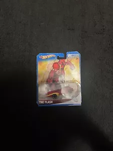 New 2011 Hot Wheels DC Universe The Flash - Picture 1 of 2