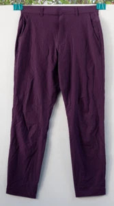 Fabletics neu ohne Etikett Herren 4-Wege Stretch wasserabweisend The Only Hose lila Größe 30x32 - Bild 1 von 4