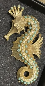 Vintage SEAHORSE BROOCH Pin Sea Horse Aqua Blue Rhinestone Unique💕 - Picture 1 of 10