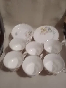 Juego de té vintage de 17 piezas RICHMOND Bone China 'Wild Anenome'. - Imagen 1 de 19