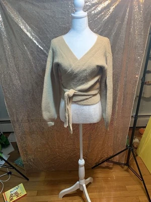 Suéter Olivaceous Bege NOVO Tamanho Pequeno - Imagem 1 de 4