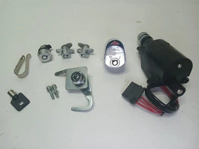 Harley-Davidson 1998 Ultra Classic Ignition Switch Actuator Locks & Key 71536-93 - Image 1 of 4