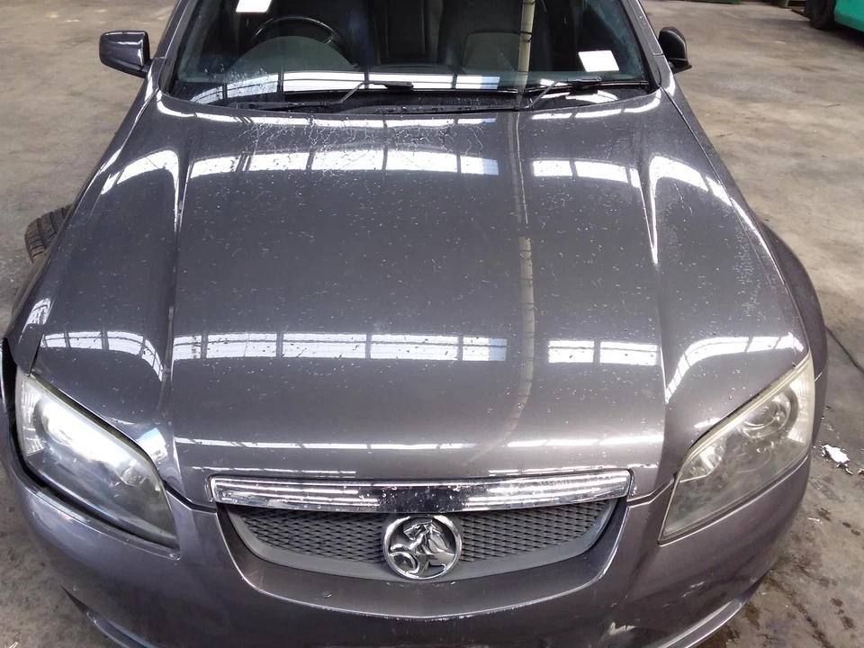 HOLDEN COMMODORE BONNET VE, BONNET MOULD, 08/06-05/13 2009 - image 1 of 4