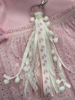 Borla de cinta, etiqueta de bolsa, bolsa de pañales, cinta rosa, regalo de baby shower Foto 1 de 4