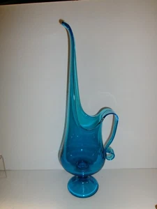 L.E. Smith PEACOCK BLUE Simplicity 60s VINTAGE Hand Swung 16” Glass Vase Pitcher - Picture 1 of 8