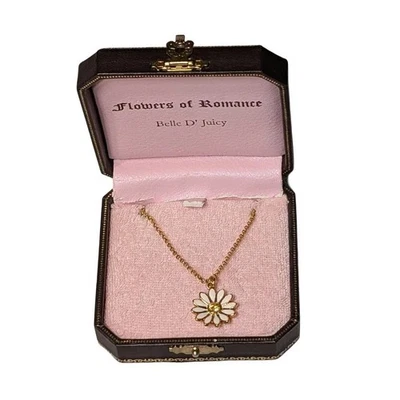 Juicy Couture Daisy Wish Flowers of Romance Necklace Gold Chain Pendant Y2K NIB - Image 1 of 4