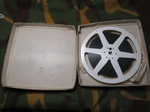 16mm Military Film"A group of soldiers fighting against tanks" - Afbeelding 1 van 11