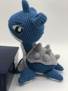 Pokemon LAPRAS - 100% Hecho a Mano Juguete Suave, Amigurumi Limited # - Imagen 1 de 10