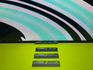 Kingston 4GB PC3-10600R DDR3-1333 Server Memory KVR1333D3D4R9SK3/12G *KIT of 3* - Picture 1 of 6