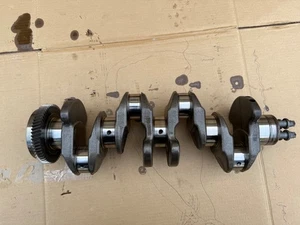 Mercedes Benz w639 Crankshaft A6510302501 A6510300401 - Picture 1 of 3