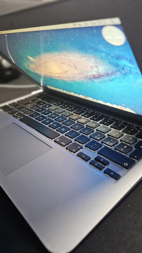 🇮🇹 Macbook Air 2011 A1370 - Immagine 1 di 4