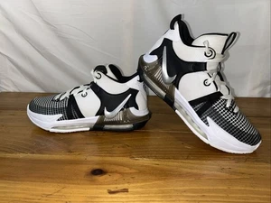 NIKE BIG KID LEBRON WITNESS VII BASKETBALL SHOES BOYS' 7Y- DQ8650-100 - Picture 1 of 8