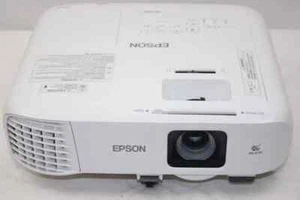 HOME theatre Projector Epson EB-992F  4000 ansi.    Our Ref 1A - Picture 1 of 12