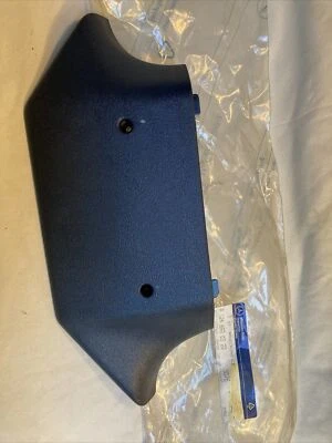 Guarnição de pilar lateral para motorista Mercedes Benz W124 - Imagem 1 de 4