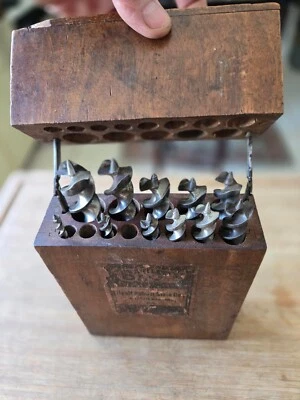 Antigua caja de brocas Bartletts de 1891 The Hyatt School juego de brocas Russell Jennings Foto 1 de 4