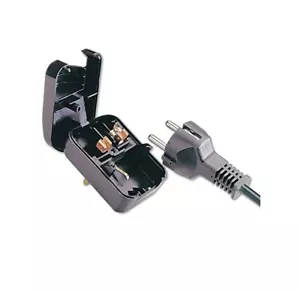 Europäischer Schuko zu UK Konverter Stecker, 13A, schwarz (geerdet) SCP3.SCHWARZ.13A - Bild 1 von 1