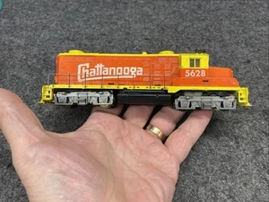 Tyco HO Scale Chattanooga EMD GP20 #5628 powered, Runs (HO050325-06) - Picture 1 of 10