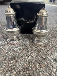 The Bombay Company versilberte Salz- und Pfefferstreuer brandneu in Box (zz) - Bild 1 von 4