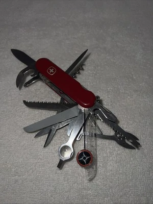 Navaja suiza Wenger Delamont auténtica de colección 85 mm roja Foto 1 de 4