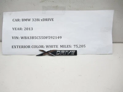 2012-2015 BMW 328i xDRIVE Emblem Logo OEM - Imagem 1 de 4