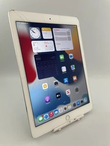 Apple iPad Air 2 A1566 Silver Wi-Fi 16GB 9.7" 8MP 2GB Ram iPadOS Tablet Cracked - Picture 1 of 24