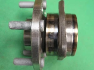 7470014 GM CONJUNTO DE BUJE Y COJINETE DE RUEDA DELANTERA 84-05 GRAND AM CAVALIER SKYLARK - Imagen 1 de 1