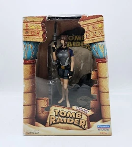 Playmates Tomb Raider Lara Croft in Wet Suit Display Figure New in Box - Picture 1 of 4