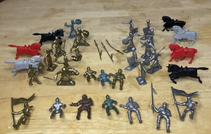 Vintage Knights Toy Soldier Gold Silver Medieval Army Men With Weapons & Horses - Picture 1 of 8