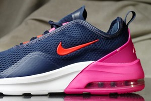 nike air max motion lightweight ladies trainers
