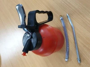 OIL CAN 500cc Polyethylene Bodied Oil Can - Picture 1 of 1