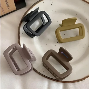 4 Stück Einfarbig Matt Aushöhlen Haarkrallen Clips Rechteckig Haargreif Clips Nein - Bild 1 von 7