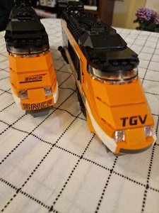 Lego - el último juego de tren, TGV y Pendolino, tren Maersk, vías y estaciones - Imagen 1 de 24