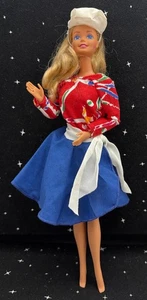 Mattel Barbie bambola con gonna, top e cappello Taiwan capelli biondi occhi azzurri 11" anni 80-90 - Foto 1 di 10