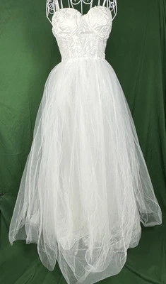 Lulus Wedding Dress Size XL Tulle With Train Floral Embroidered Bodice New - Image 1 of 4