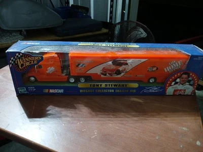 Прицепное устройство Winners Circle Tony Stewart Nascar 20 Home Depot масштаб 1:64 - Изображение 1 из 4