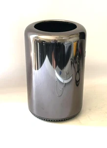 Apple Mac Pro 2013 Quad Core 3.7 GHz D300 32GB Ram 500 GB SSD - Picture 1 of 8