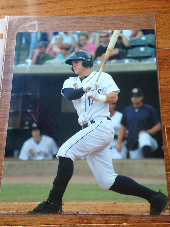 TYLER AUSTIN AUTOGRAPHED AUTO SIGNED 8X10 PHOTO NEW YORK YANKEES COA MINORS HOT Foto 1 de 1