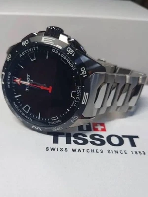 Montre Tissot T Touch Connect Solar Titanium cadran noir avec bracelet en titane - Photo 1/4